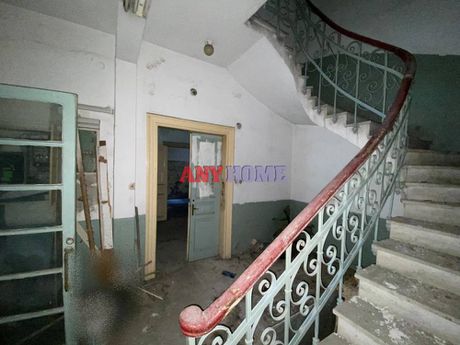 Επιχειρηματικό κτίριο 700τ.μ. για πώληση-Λευκός πύργος