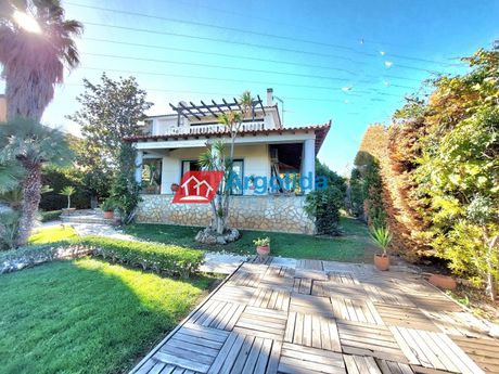 Μονοκατοικία 270τ.μ. για πώληση-Σικυώνα » Πάσιο