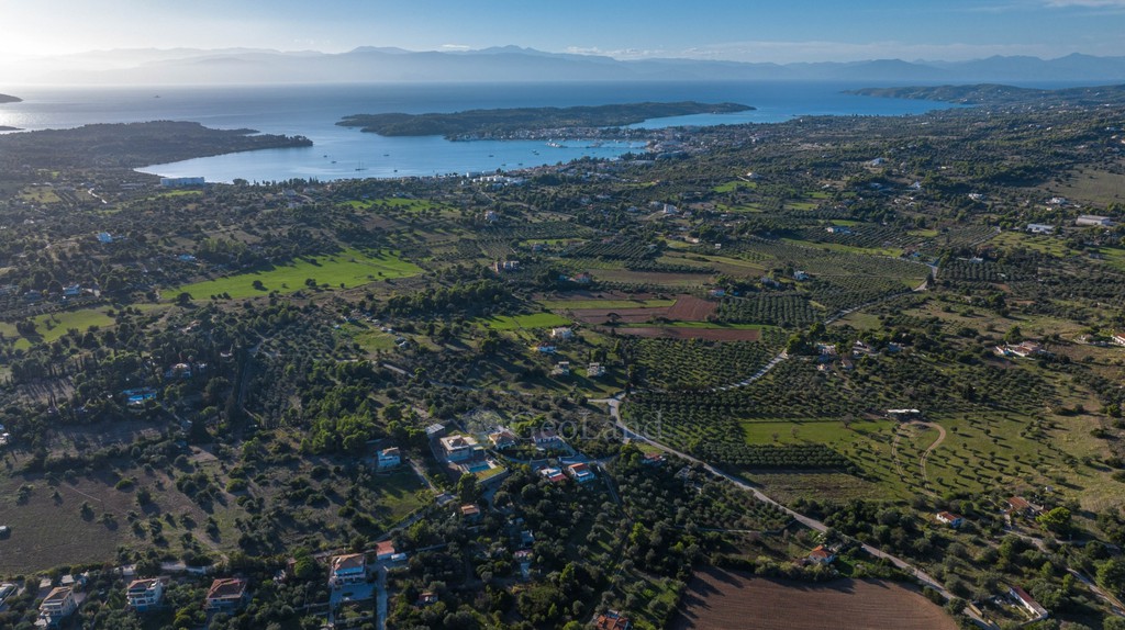 Μεζονέτα 240 τ.μ. προς πώληση, Πετροθάλασσα