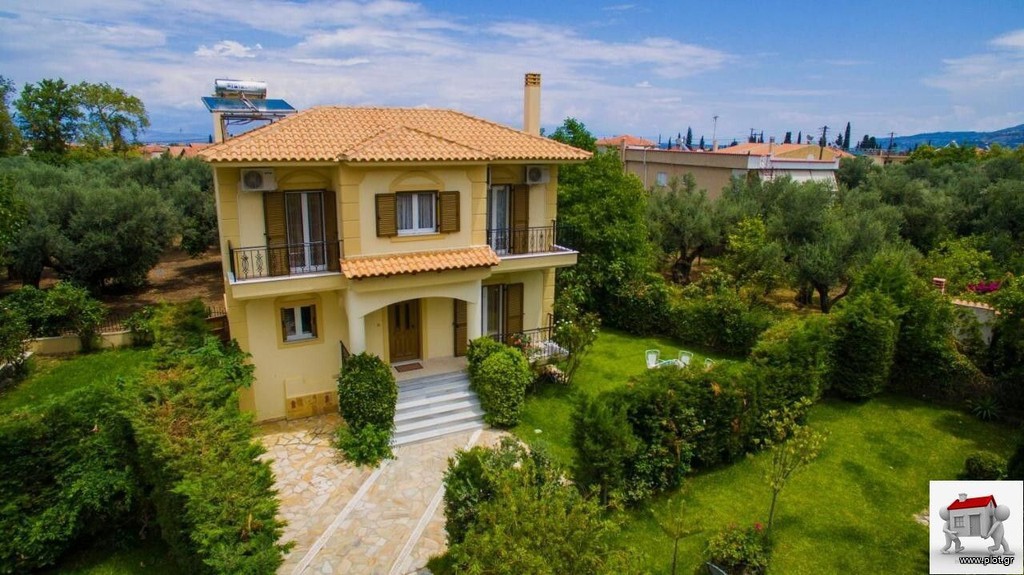 Συγκρότημα διαμερισμάτων 720 τ.μ. πρός πώληση, Αχαΐα, Διακοπτό