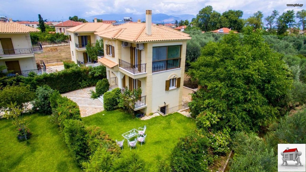 Συγκρότημα διαμερισμάτων 720 τ.μ. πρός πώληση, Αχαΐα, Διακοπτό