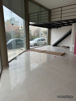 Hall 84sqm for rent-Agrinio » Center