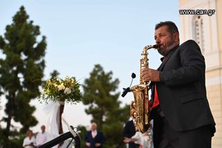 Σαξοφωνίστας με εμπειρία στις δεξιώσεις.-thumb-2