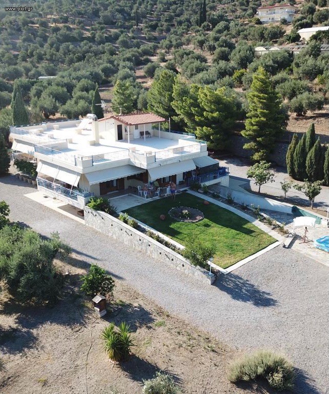 Μονοκατοικία 300 τ.μ. πρός πώληση, Βοιωτία, Αντικύρα