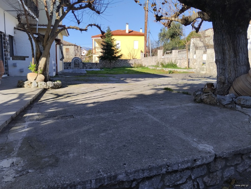 Αίθουσα 98 τ.μ. πρός ενοικίαση, Φθιώτιδας, Αμφίκλεια