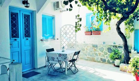 Hotel 200sqm for sale-Syros » Ermoupoli