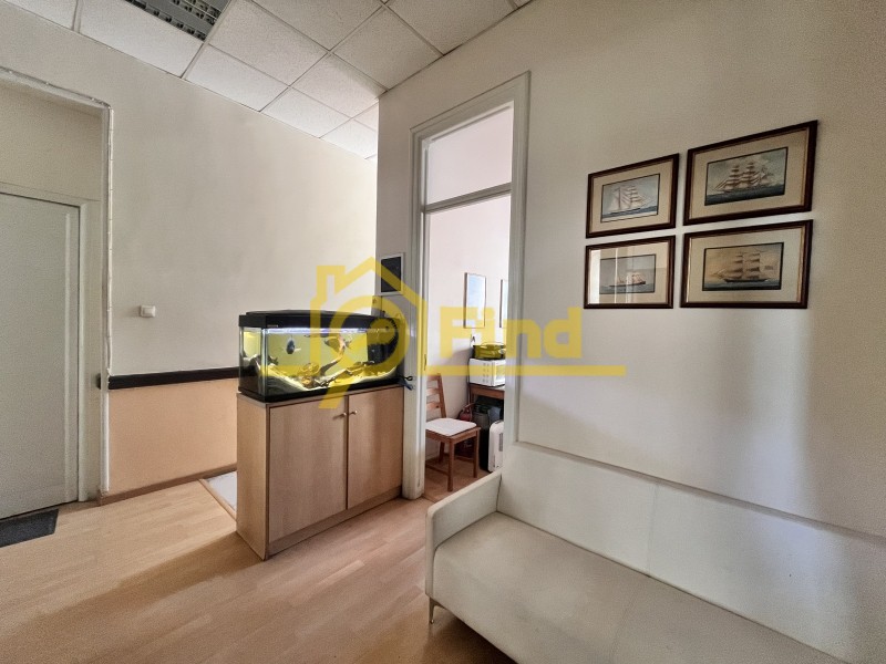 Επιχειρηματικό κτίριο 1.267 τ.μ. πρός πώληση, Πειραιάς, Αγία Σοφία