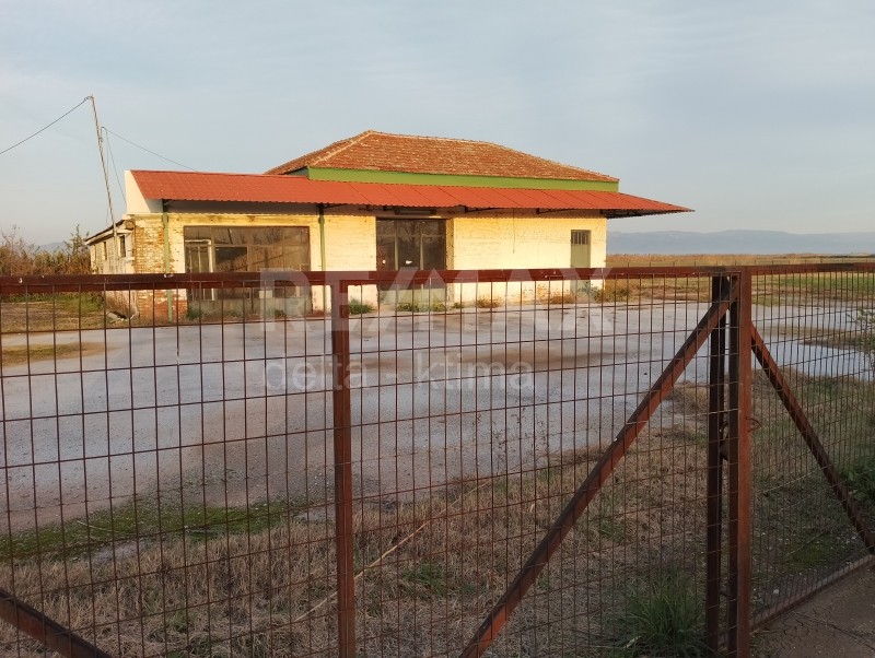 Αποθήκη 279 τ.μ. πρός ενοικίαση, Ν. Λάρισας, Πλατύκαμπος