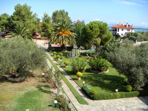 Apartment complex 1.800 sqm for sale, Chalkidiki, Sithonia