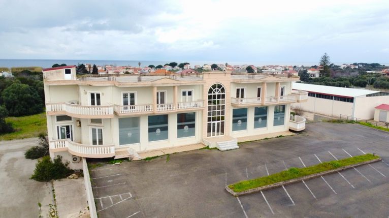 Business bulding 1.200 sqm for sale, Preveza Prefecture, Preveza