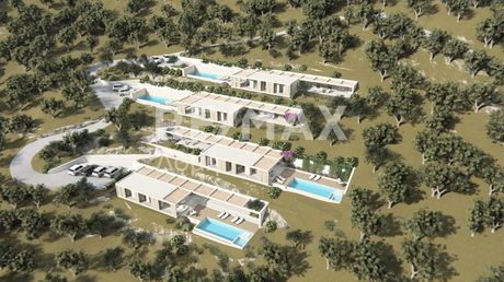 Villa 1.500sqm for sale-Skiathos » Main Town - Chora