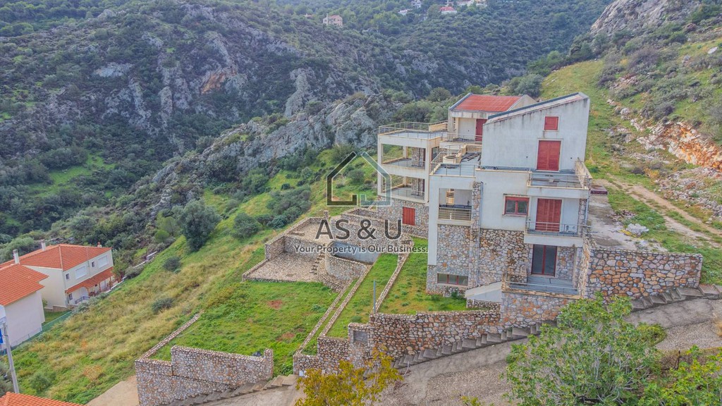 Μεζονέτα 900 τ.μ. πρός πώληση, Αττική - Υπόλοιπο, Μαρκόπουλο