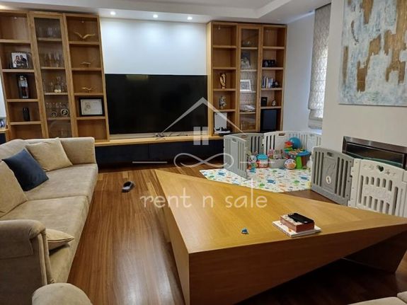 Apartment 195 sqm for rent, Athens - North, Lykovrisi