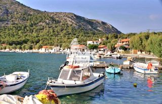 Hotel 1.930 sqm for rent, Samos Prefecture, Samos-thumb-4