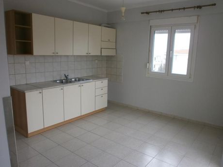 Apartment 50sqm for rent-Kozani » Center
