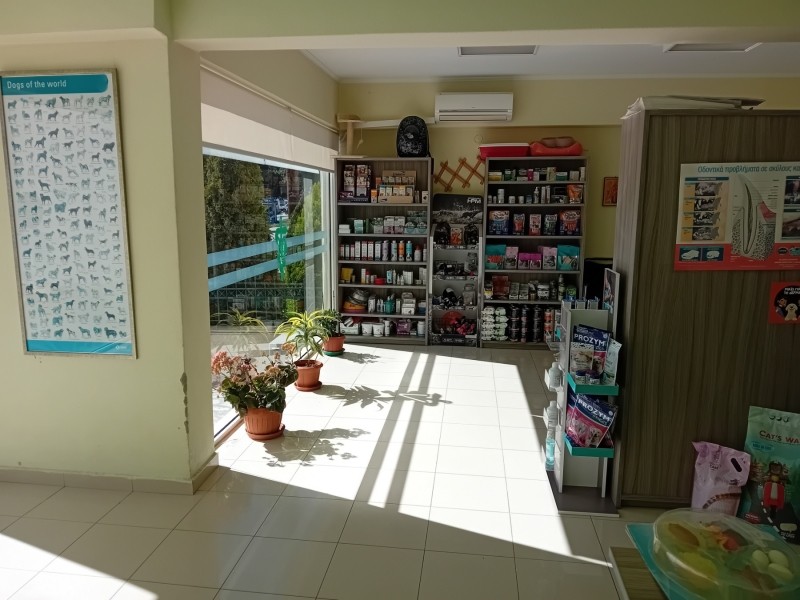 Κατάστημα 130 τ.μ. πρός πώληση, Ν. Καστοριάς, Καστοριά