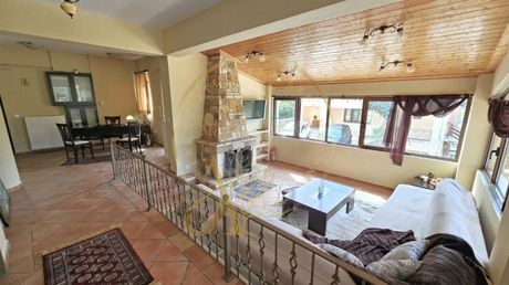 Hotel 495sqm for sale-Kalavrita » Center