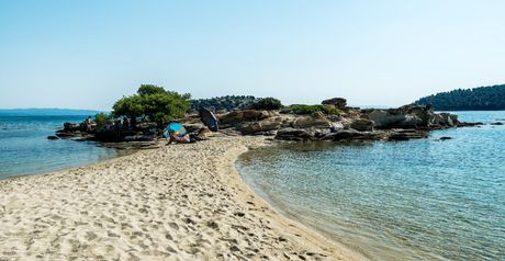 Διαμέρισμα από 150τ.μ. για ζήτηση-Καλύβια θορικού » Λαγονήσι