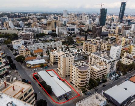 Business bulding 650sqm for sale-