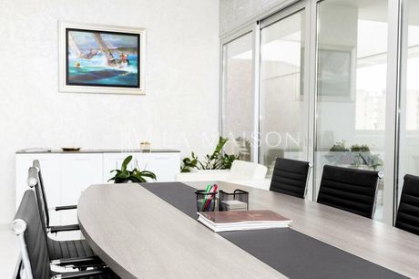 Business bulding 6.365sqm for sale-