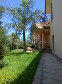 Detached home 370sqm for sale-