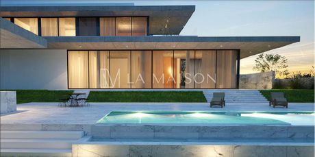 Detached home 590sqm for sale-