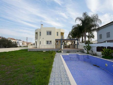 Detached home 325sqm for sale-