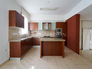 Μονοκατοικία 320 τ.μ. για πώληση, Λευκωσία-thumb-5