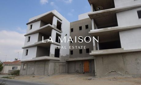 Business bulding 1.069sqm for sale-
