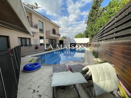 Detached home 435sqm for rent-