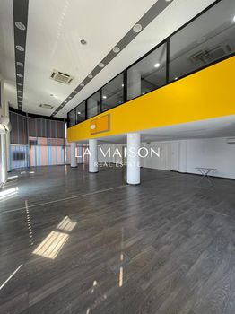 Office 250sqm for rent-