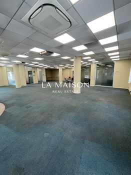 Office 763sqm for rent-