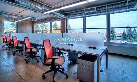 Business bulding 1.250sqm for sale-