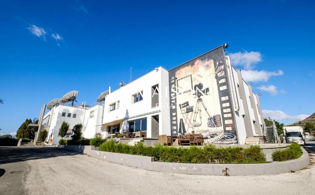 Επιχειρηματικό κτίριο 2.680 τ.μ. πρός πώληση, Λάρνακα, Ψευδάς