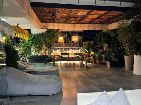 Apartment 223sqm for rent-