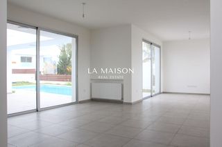 Μονοκατοικία 296 τ.μ. για ενοικίαση, Λευκωσία-thumb-2
