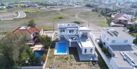 Detached home 296sqm for rent-