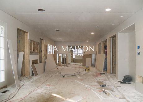 Business bulding 1.520sqm for sale-