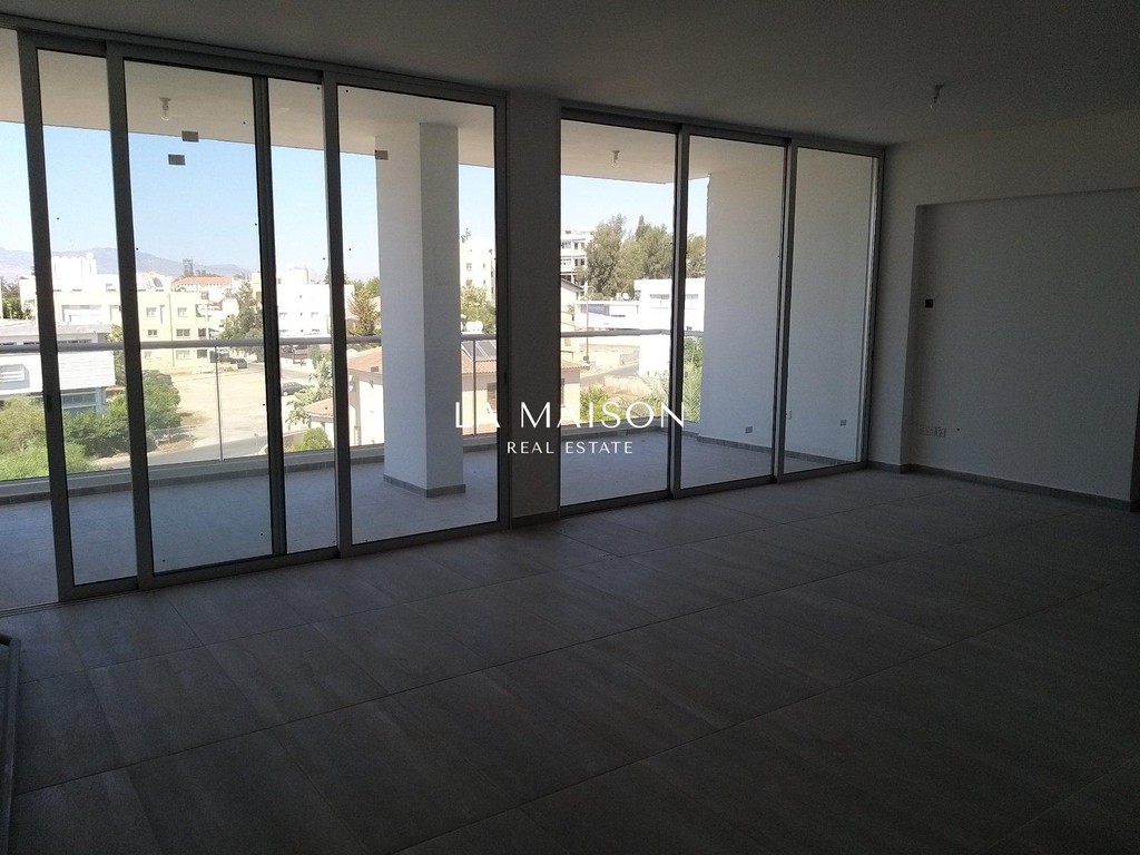 Επιχειρηματικό κτίριο 576 τ.μ. πρός πώληση, Λευκωσία