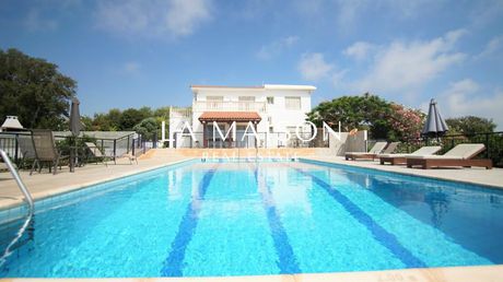 Villa 309sqm for sale-