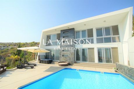 Villa 230sqm for sale-