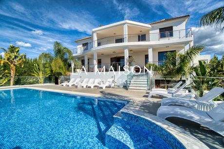 Villa 725sqm for sale-