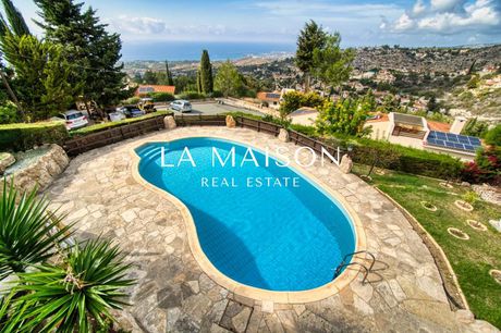Villa 250sqm for sale-