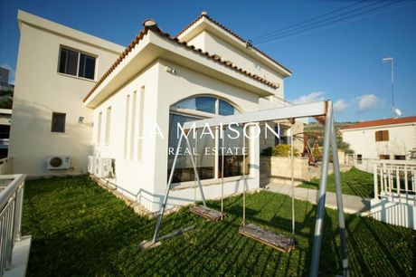 Villa 250sqm for sale-
