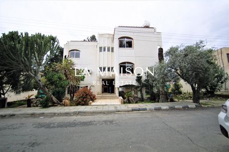 Business bulding 350sqm for sale-