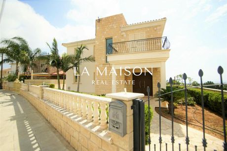 Villa 233sqm for sale-