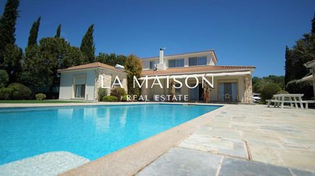 Villa 370sqm for sale-