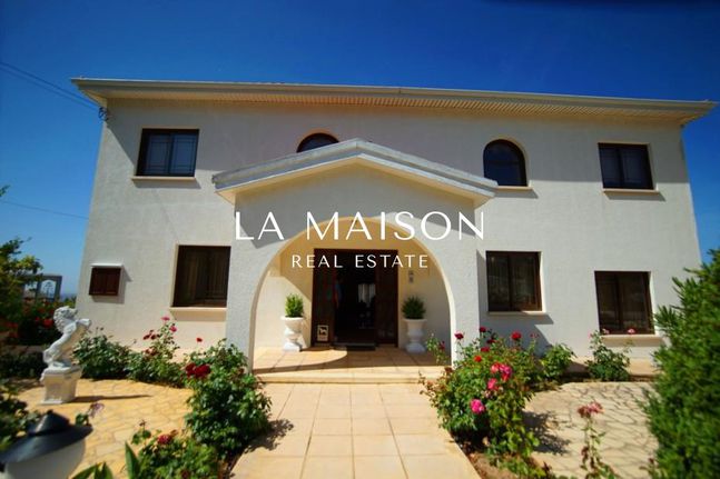 Villa 500 sqm for sale, Paphos