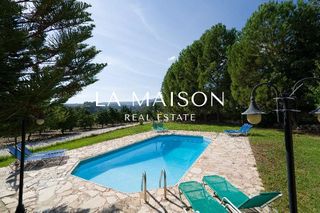 Villa 300 sqm for sale