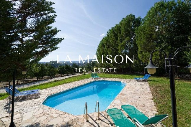 Villa 300 sqm for sale, Paphos, Miliou